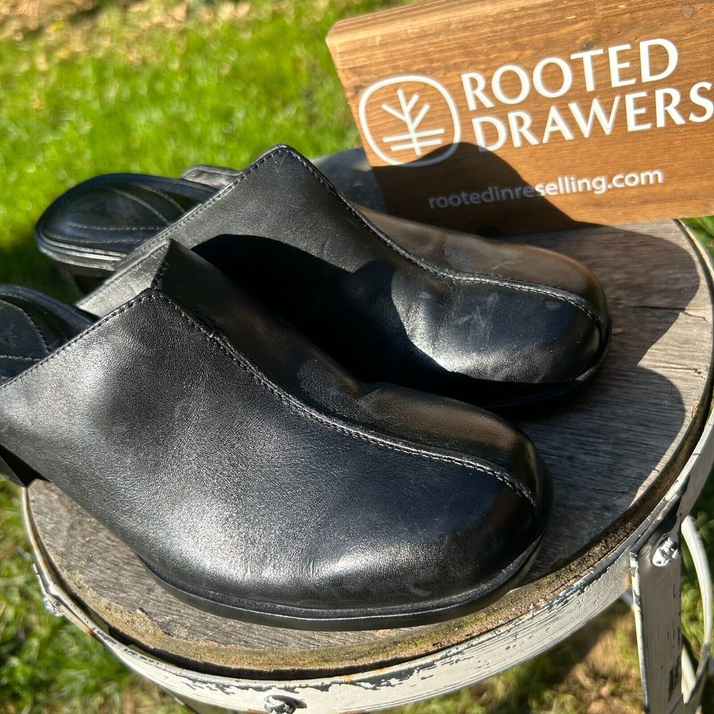 Clarks Leather Clogs Black Solid Closed Toe Slip On Block Heel Mules Neutral 7M - Picture 2 of 6